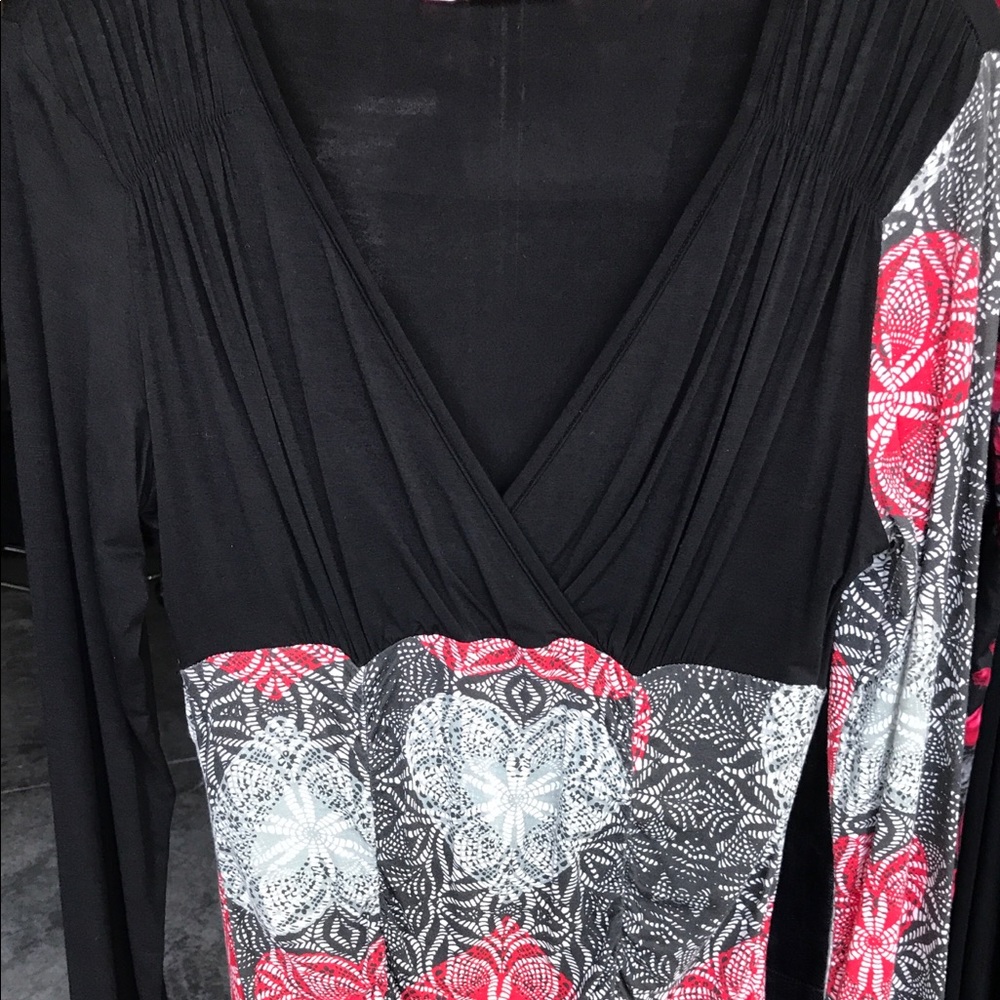SMASH brand long sleeved shirt deepV